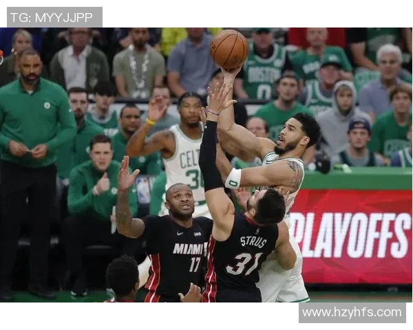 热火与凯尔特人首场对决精彩回放全场精彩瞬间回顾与分析 热火与凯尔特人首场对决精彩回放全场精彩瞬间回顾与分析